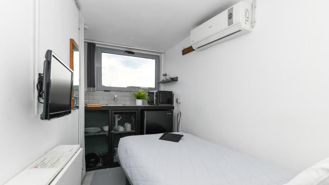 Monastiraki City Sleepbox- Unspoiled Athens Apartments Kültér fotó